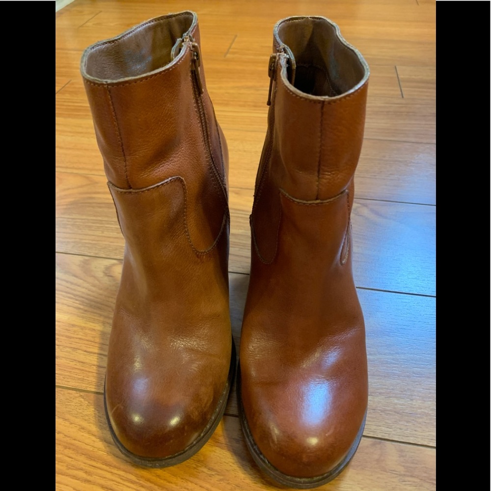 Korks Wedge Booties
